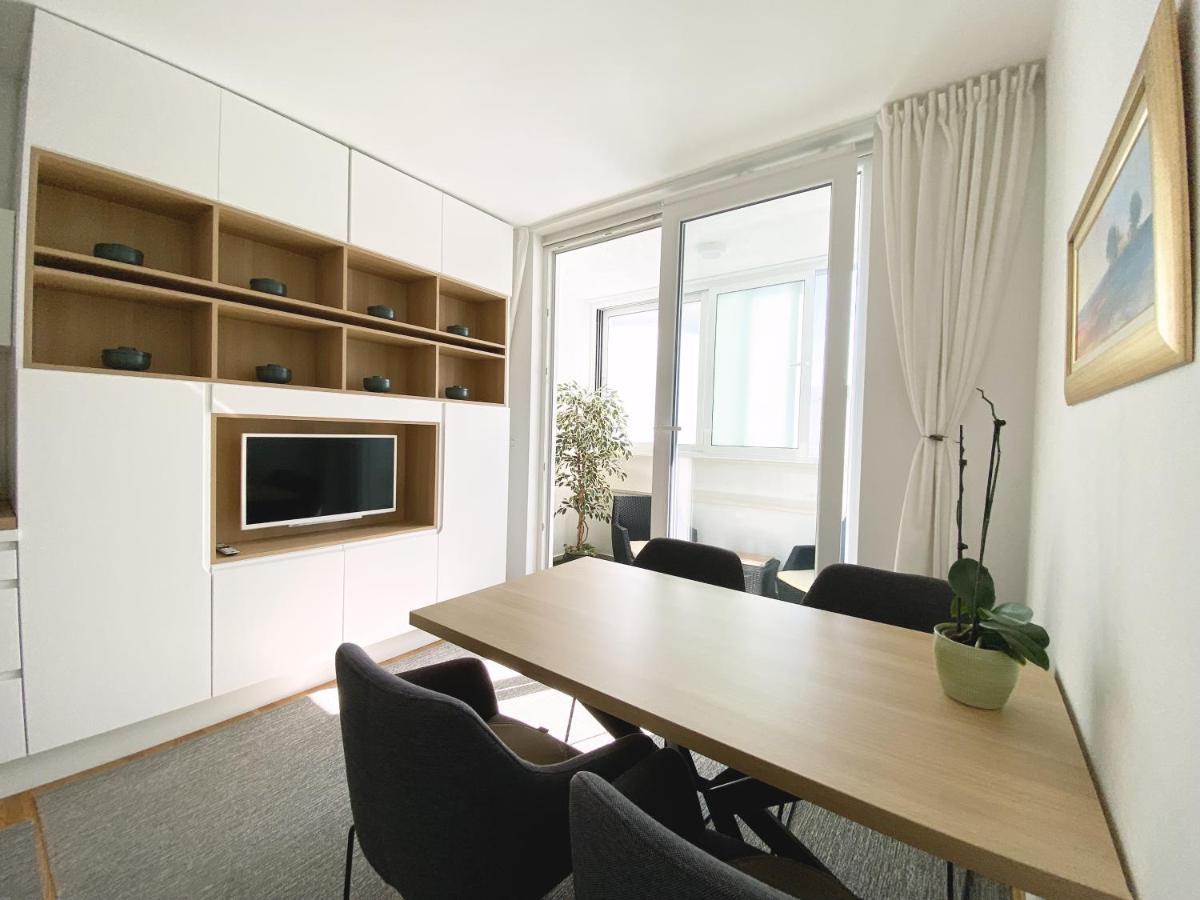 White 5 Appartement Split Buitenkant foto